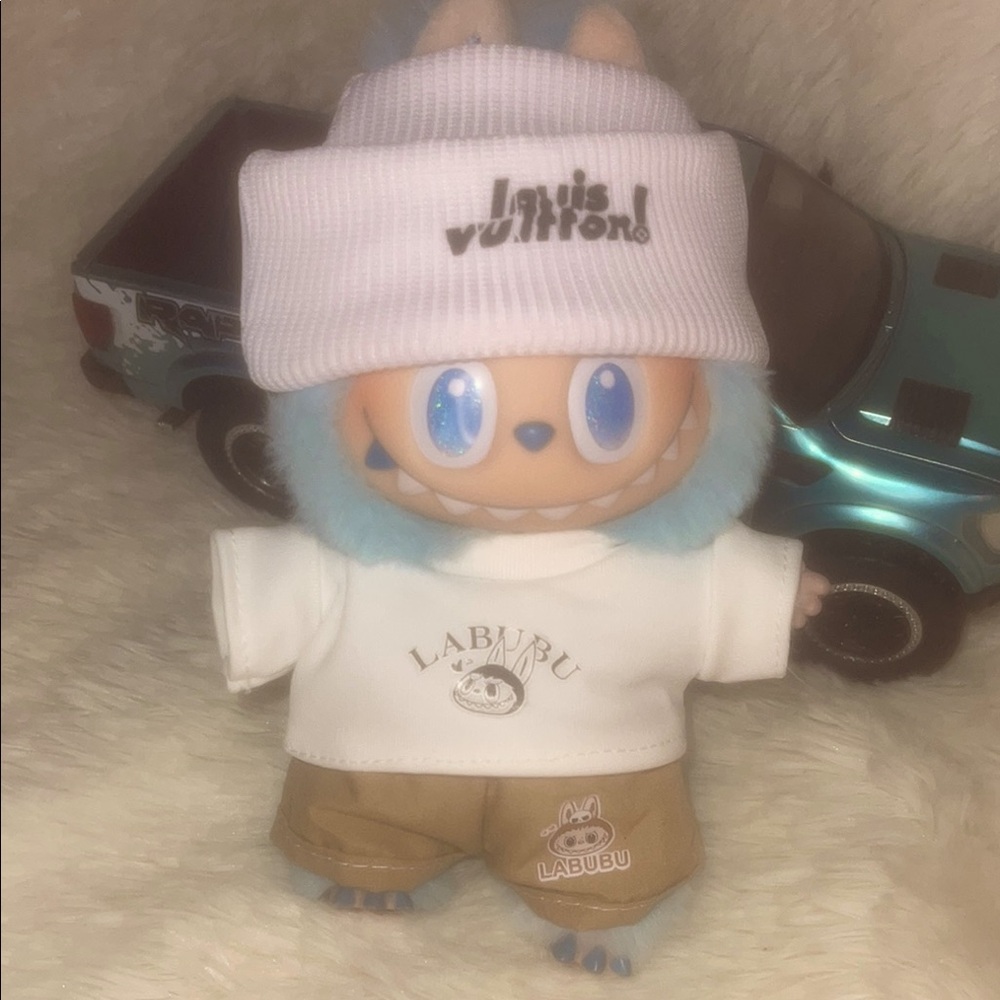 Labubu designer  clothes set - Shirt, shorts and beanie